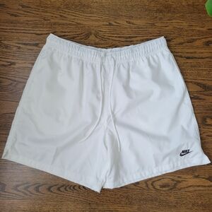 🌴 Nike Club Flow Shorts